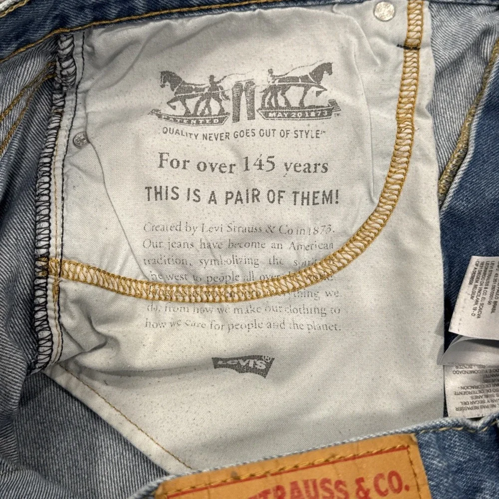 Levi's 505 Men's Light Wash Blue Denim Jeans Light Distressing Size‎ 36x32 #771